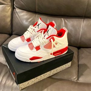 AIR JORDAN 4 RETRO